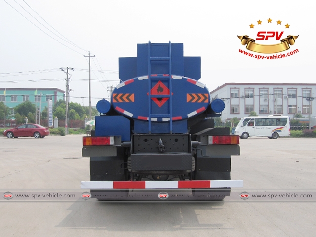 Back view of 4X4 Fuel Tank Truck Back view of 4X4 Fuel Tank Truck